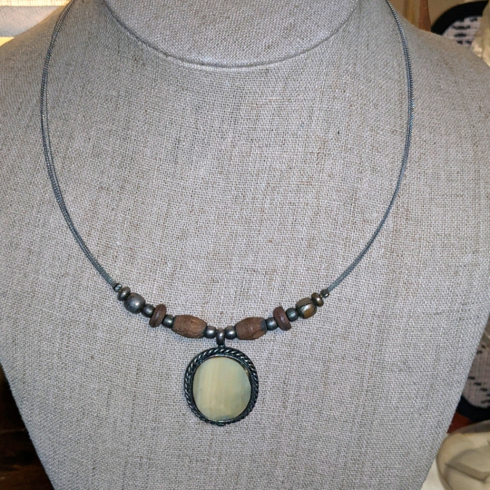 Ladies NY Necklace